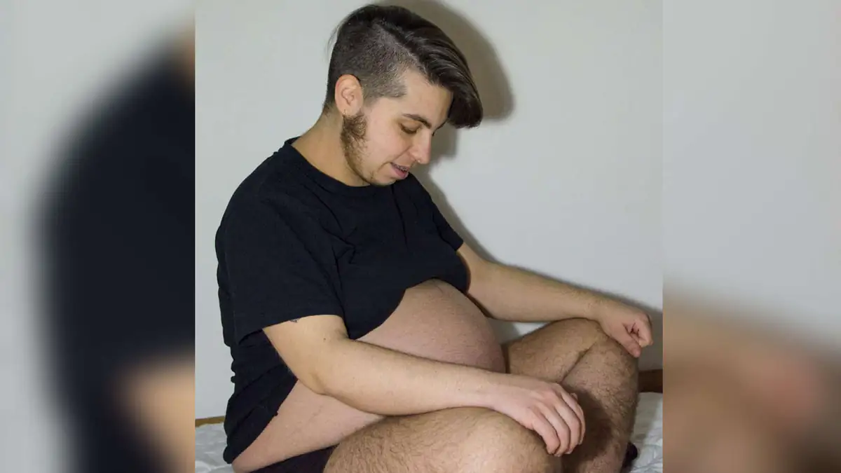 Transmaskuliner Spanier bringt Kind zur Welt