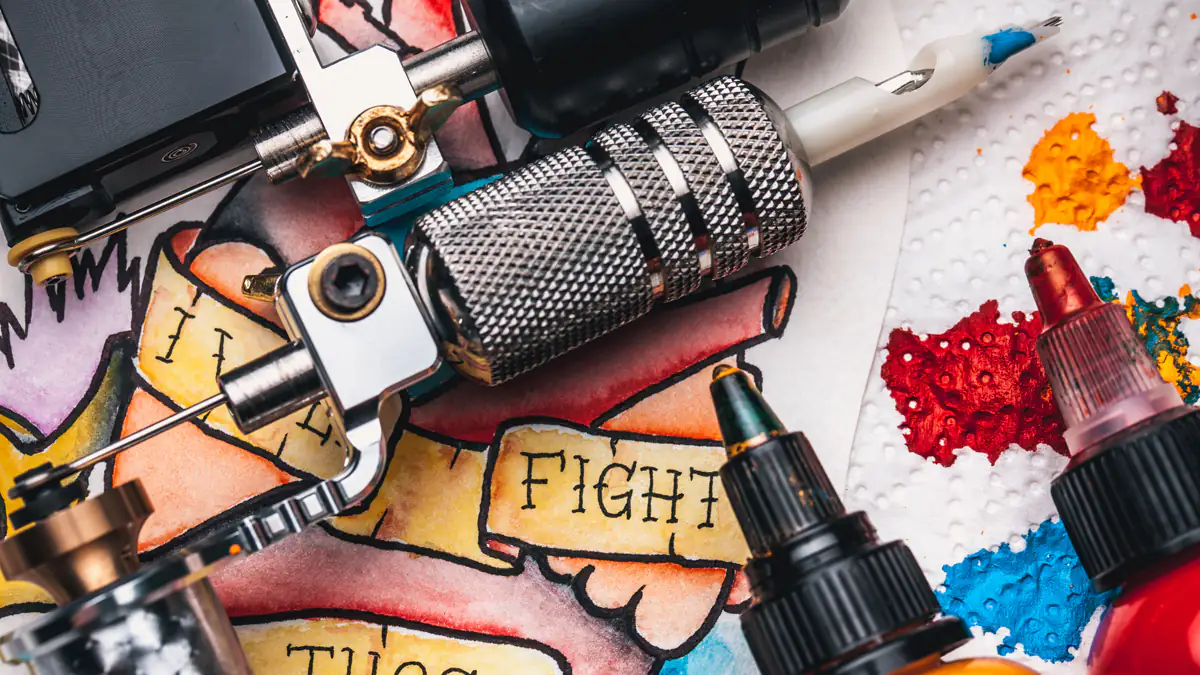 Tattoo-Farben-Verbot ab Januar 2022: Schwere Einschränkungen für Tätowierer
