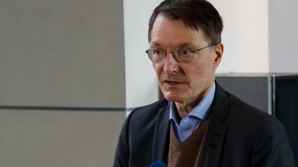 Corona: Lauterbach sorgt sich um Weihnachten