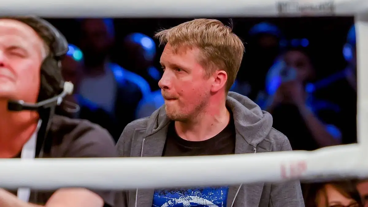 Influencer schlägt Oliver Pocher bei Box-Event ins Gesicht