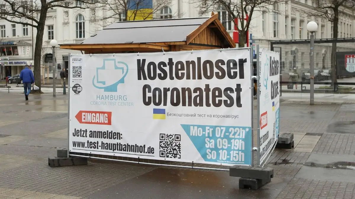 Verrückte Masche: Mann täuscht Testzentrum vor und wird Millionär