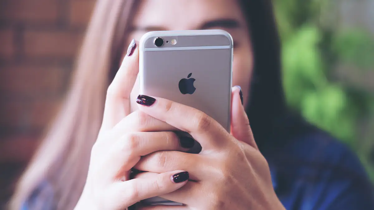 Amüsanter Apple-Fehler: Übersetzer spuckt Porno-Titel aus