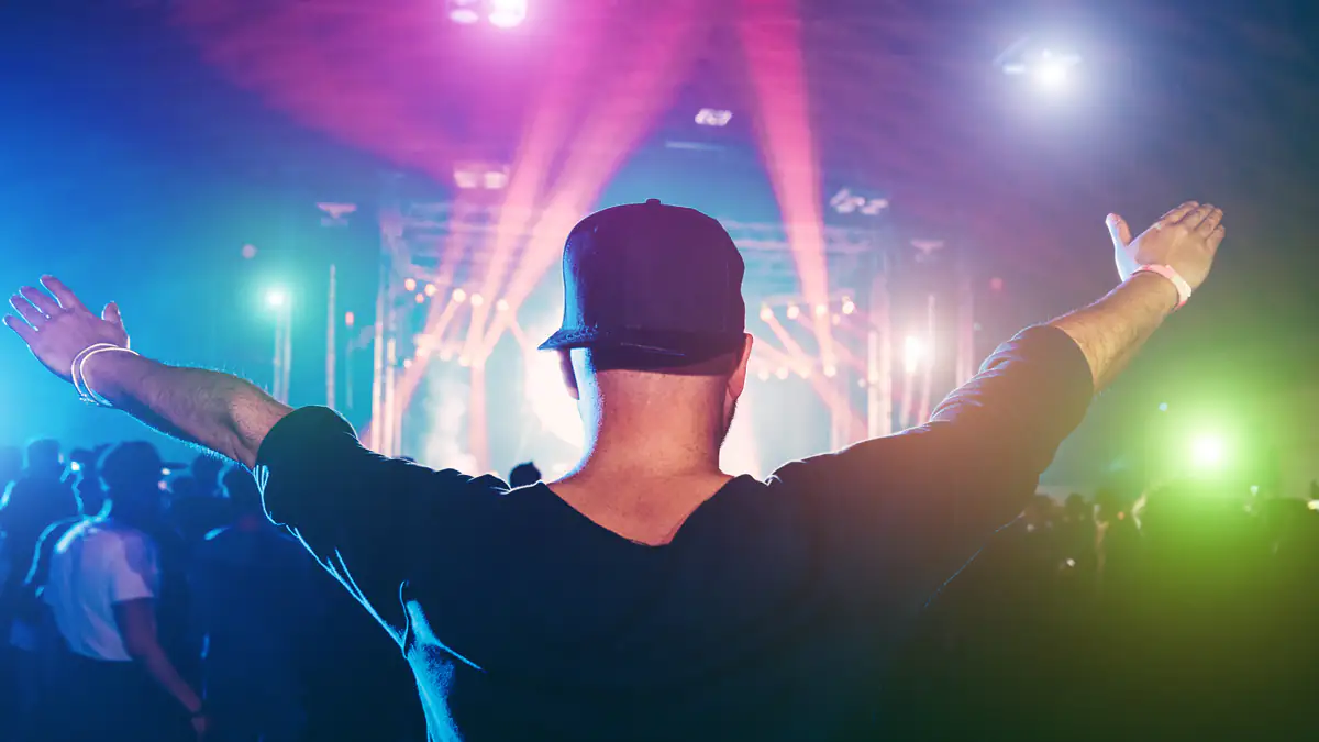 In der Kirche: Organist spielt umstrittenen Hit „Layla“ und geht mit Auftritt viral