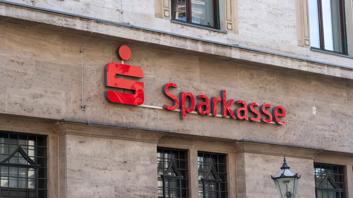 Tausende Kunden betroffen: Sparkasse verschickt Kündigungsbrief