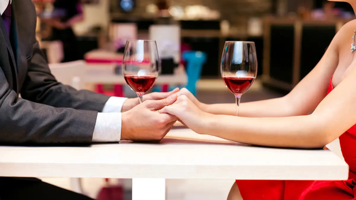 Neue Studie: Das wünschen sich Männer beim Dating wirklich