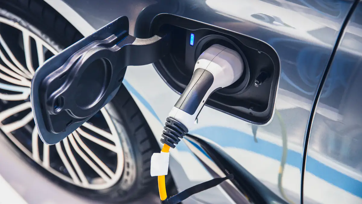 Nur noch elektrisch ab 2025: Großer Autohersteller kündigt Verbrenner-Aus an