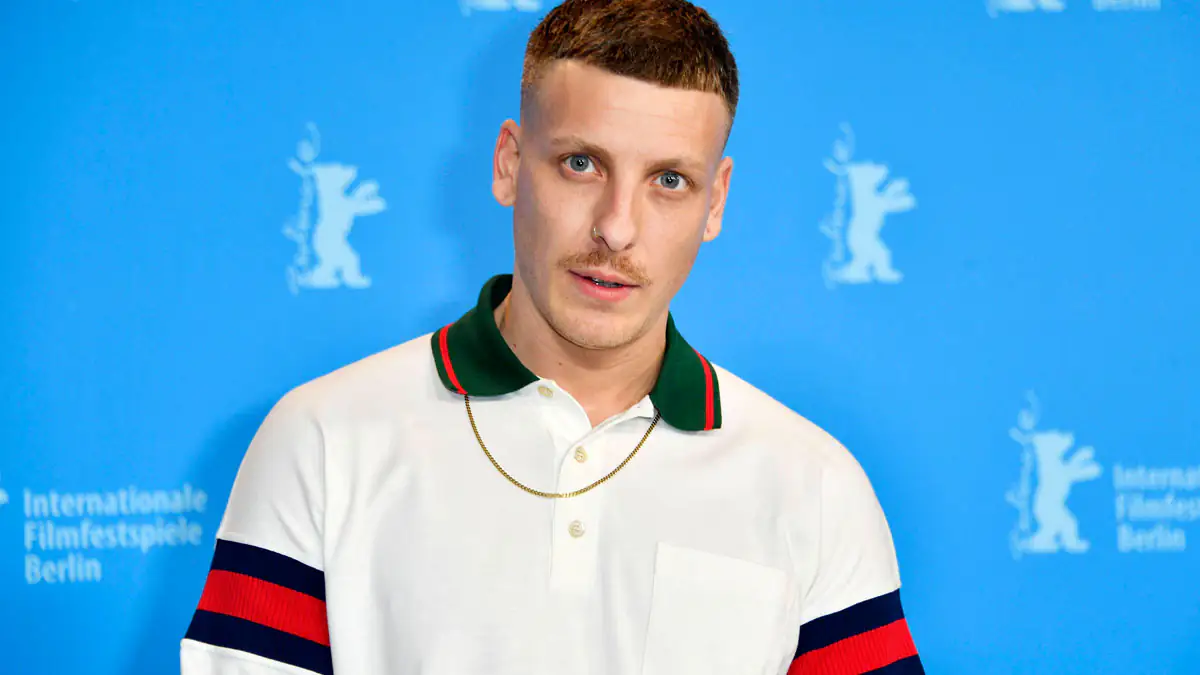 Felix Lobrecht Vermögen: So reich ist der Stand up Comedian