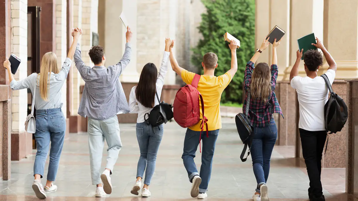 „Gloryholes“: Studenten fordern Löcher für anonymen Sex in ihrer Uni