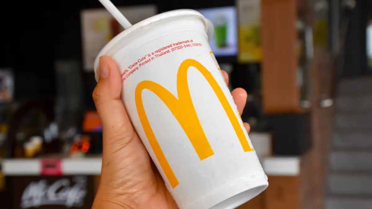 McDonald’s enthüllt, was wirklich in der Restaurant-Cola steckt