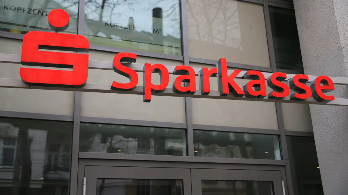Sparkasse warnt vor Bargeld: Worauf Kunden unbedingt achten sollten