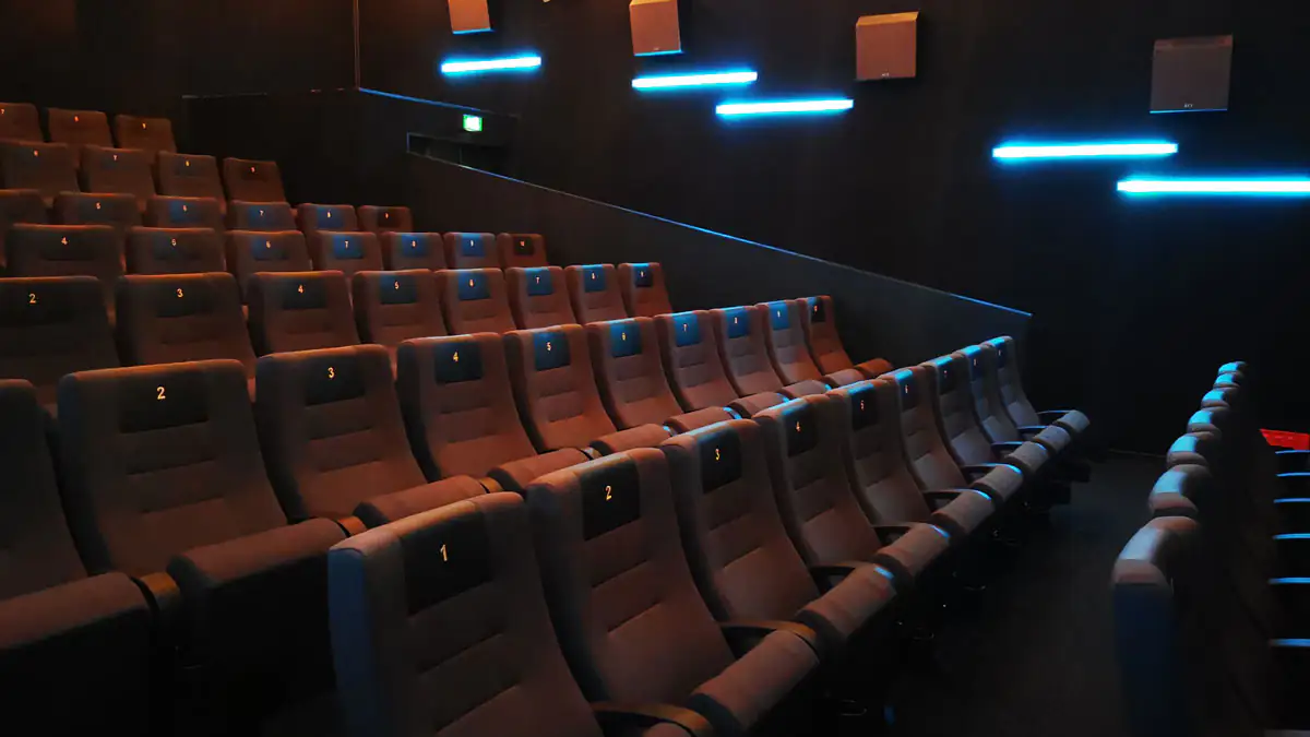 „Teil eines Hitzeschutz-Plans“: Stadt verschenkt Eintrittskarten fürs Kino