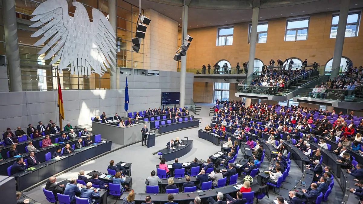 Deutlich mehr Geld ab Juli: Bundestagsdiäten könnten auf über 11.800 Euro steigen