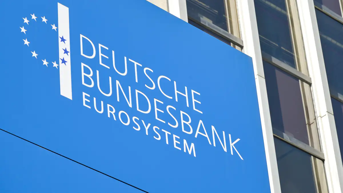 Bis zu 30.000 Euro Bußgeld: Diesen Hinweis auf Kontoauszügen sollten Kunden unbedingt beachten