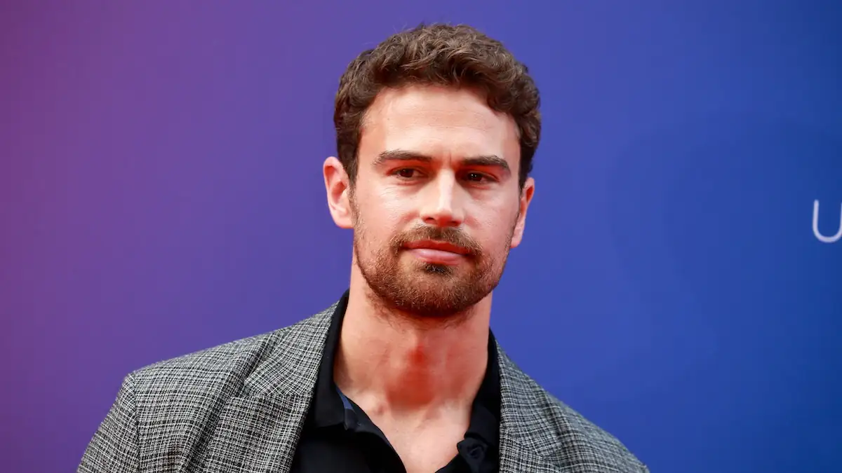 Theo James als James Bond?