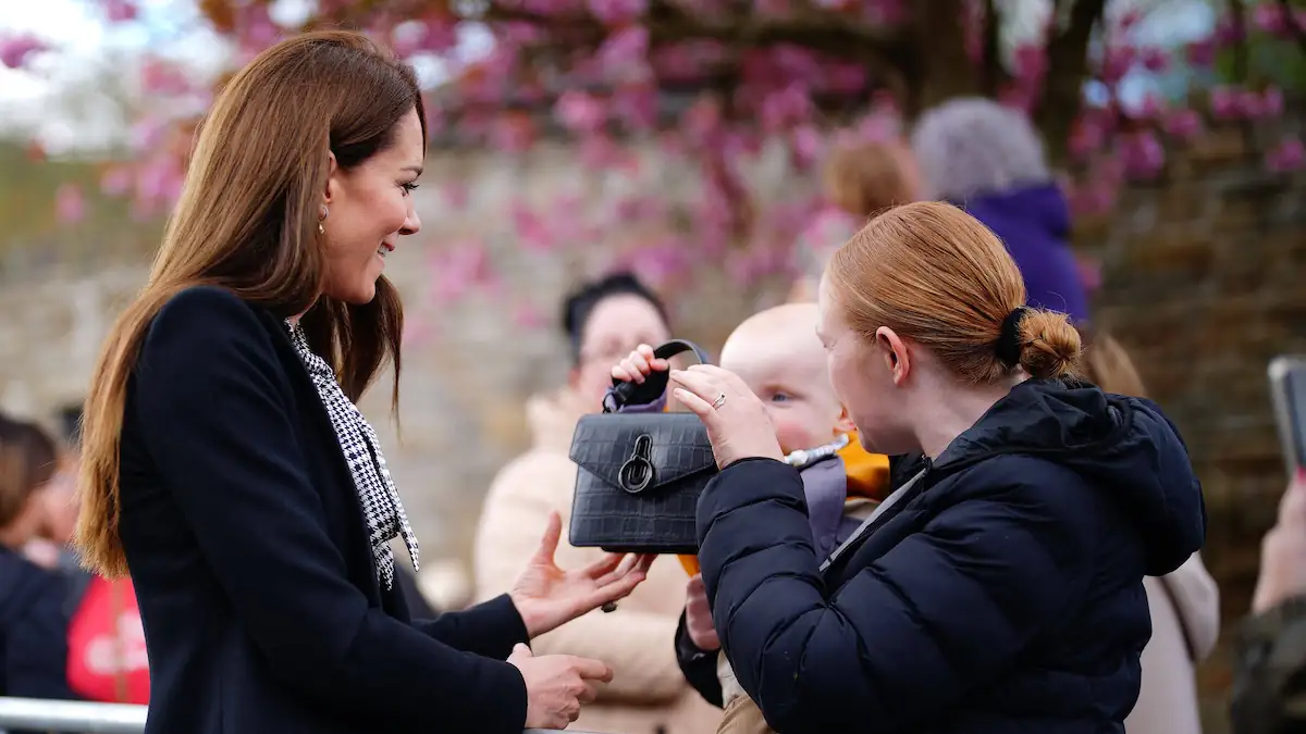 Prinzessin Charlotte erbt Taschensammlung: Prinzessin Kate bei öffentlichem Termin mit Tasche