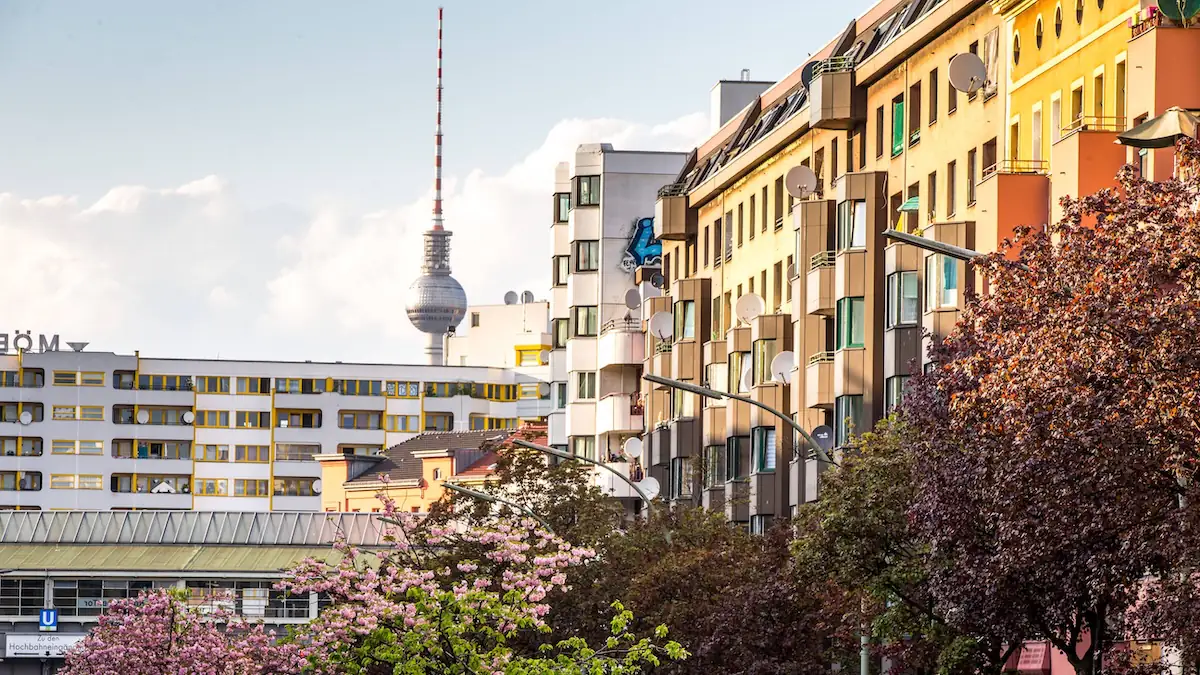 Grundsteuer Symbolbild: Stadtbild Berlin mit Fernsehturm im Hintergrund