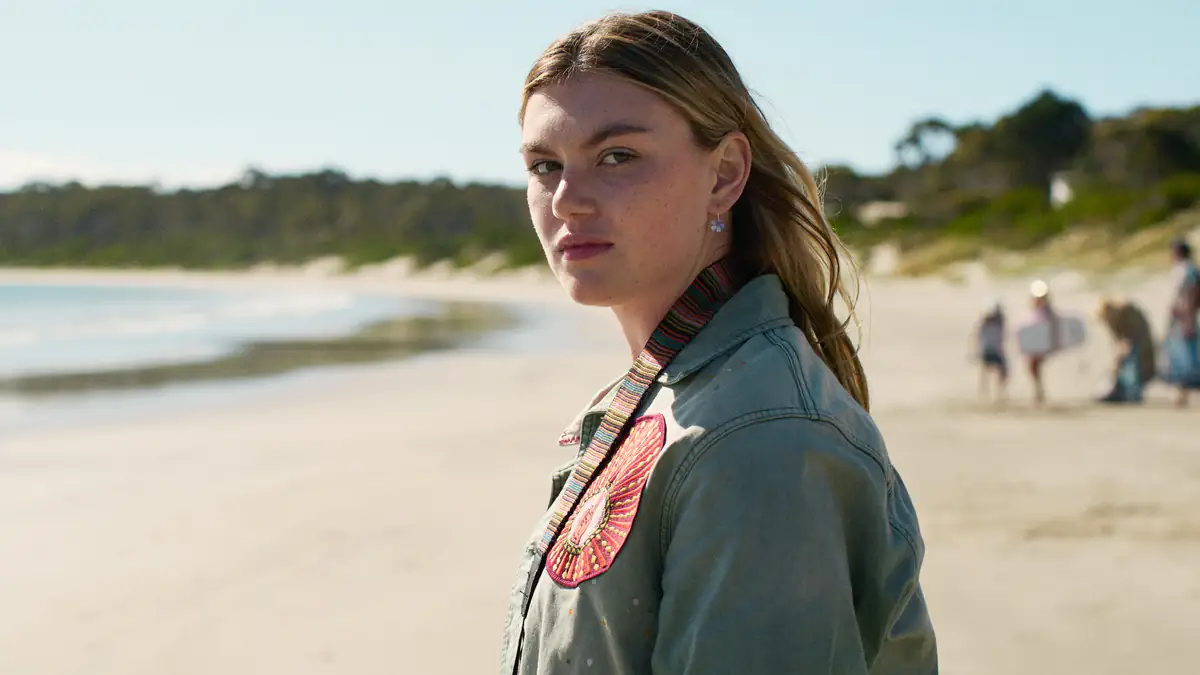 Netflix: Neue Thriller-Serie erobert Charts im Sturm – „Wunderschön und schockierend zugleich“