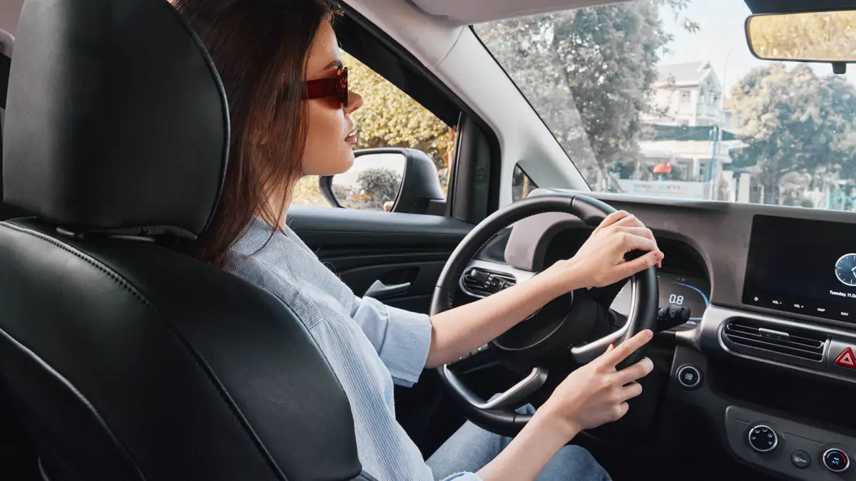 Bis zu 10.000 Euro Bußgeld: Diesen Gegenstand sollten Autofahrer nicht im Handschuhfach haben