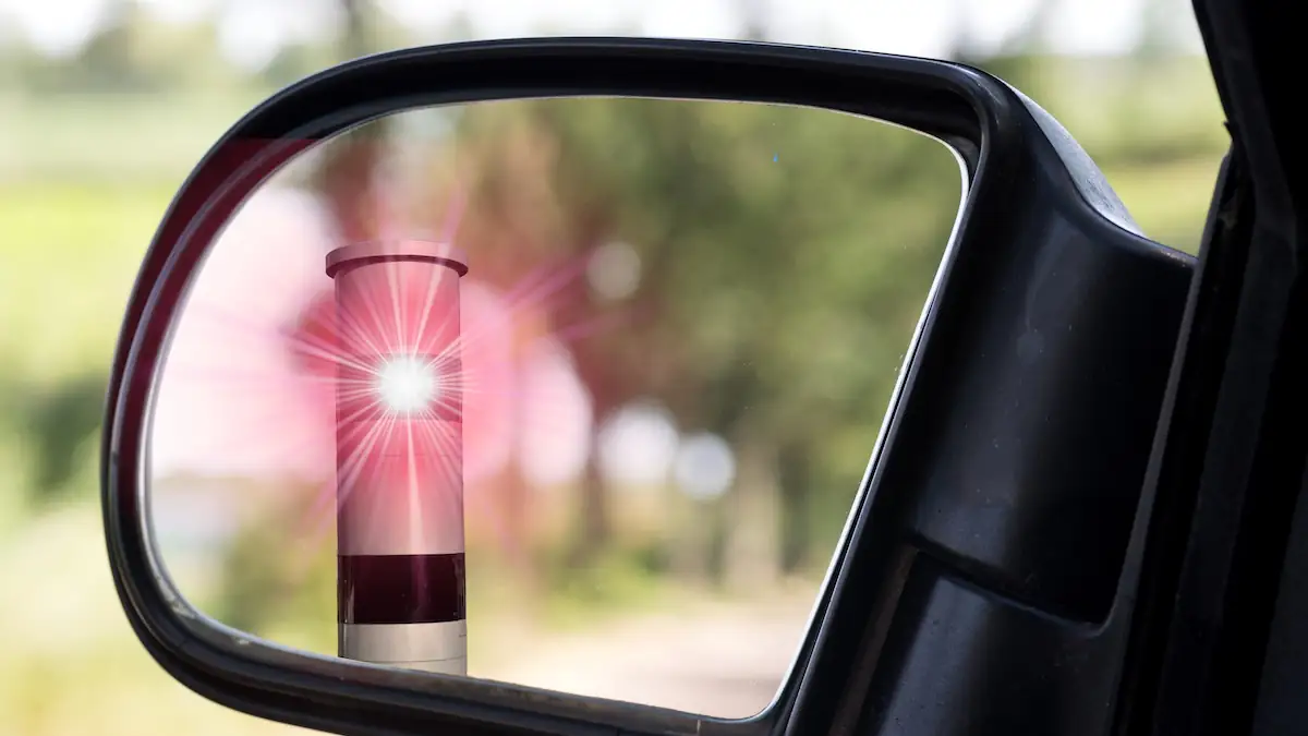 Blitzer im Seitenspiegel