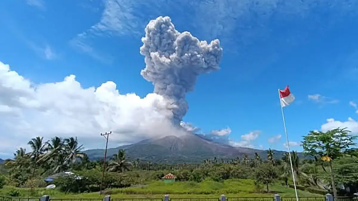 Vulkanausbruch in beliebtem Urlaubs-Paradies: Höchste Warnstufe ausgerufen