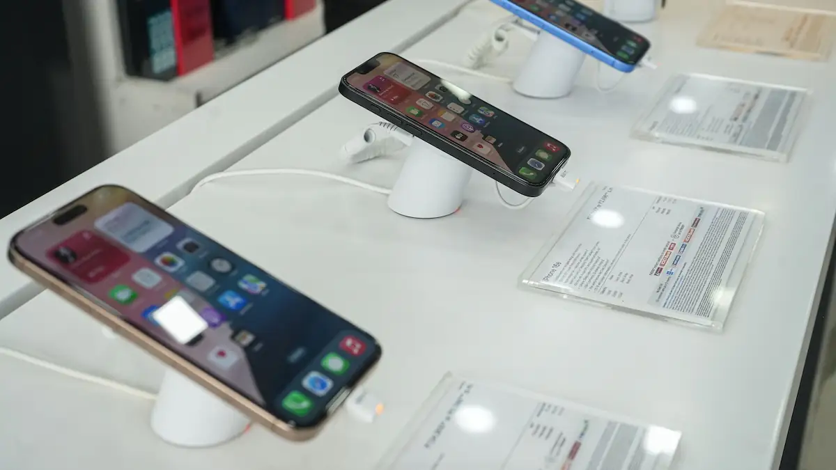 Apple Keynote: iPhone 16 ausgestellt