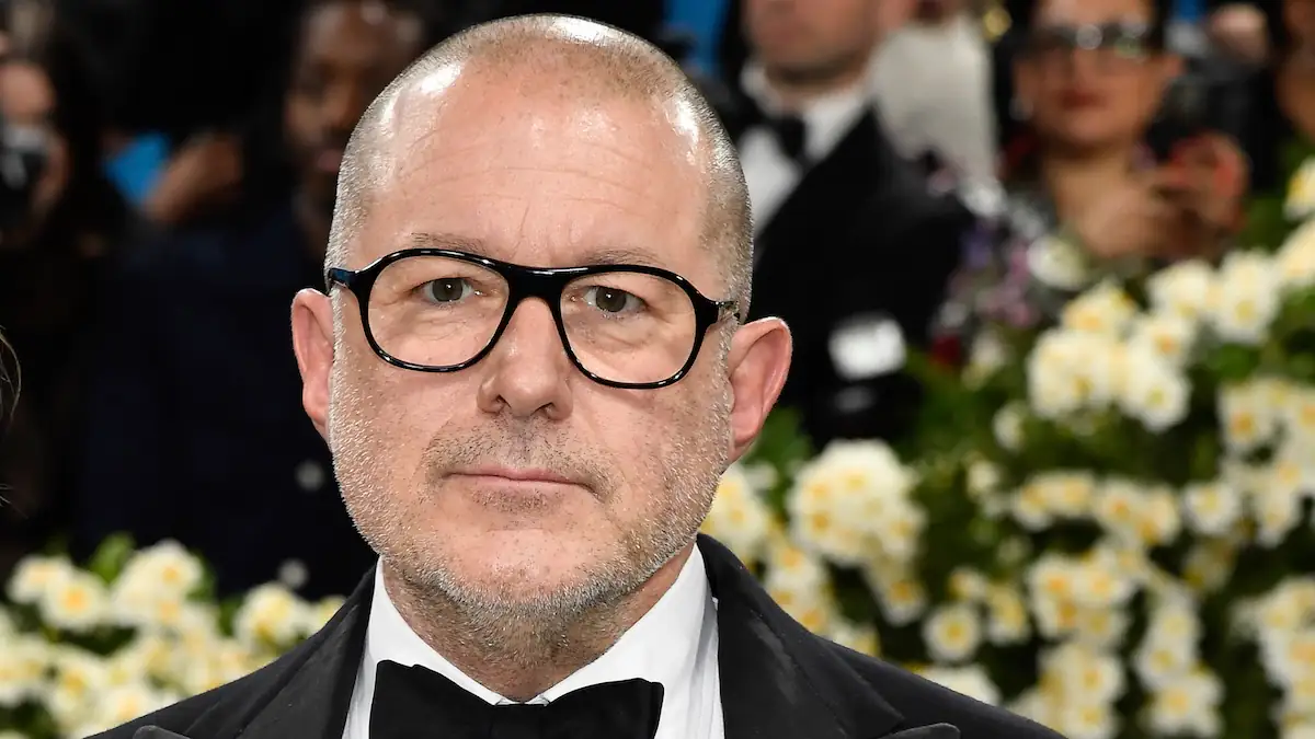 Sam Altman holt Apple-Esigner: Jonathan „Jony“ Ive im Smoking