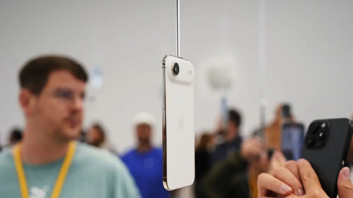 Kaum jemand hat sie bemerkt: Wichtige Änderung beim neuen iPhone könnte Markt verändern