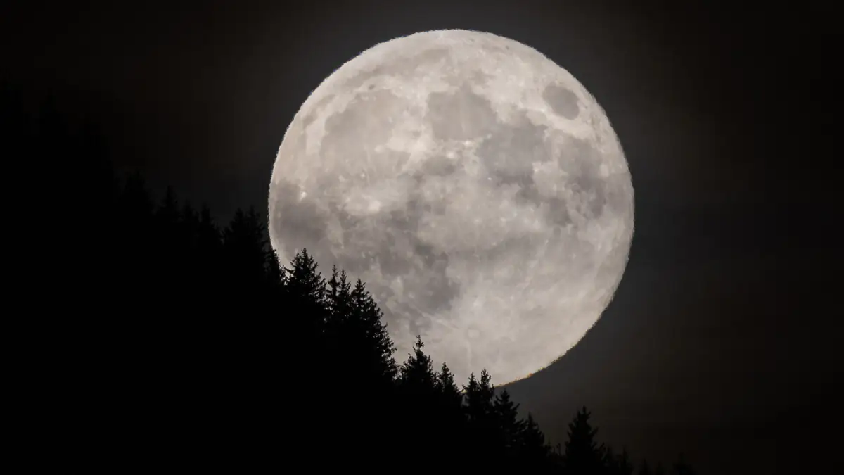 Himmelsspektakel im Oktober: Der Supermond leuchtet über Deutschland