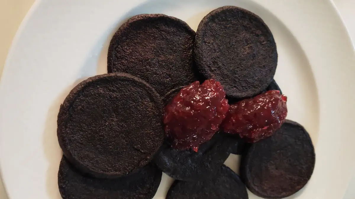 Traditionelle schwedische Speise „ Blodplaettar“