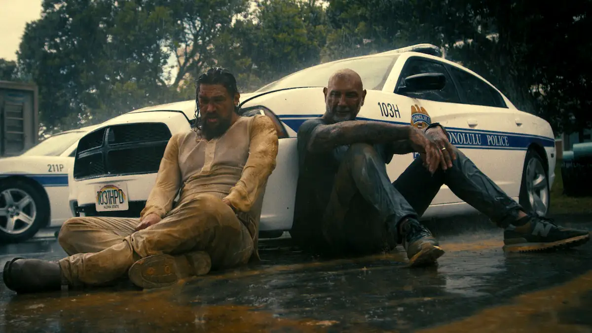 Szene aus dem Actionfilm „The Wrecking Crew“ mit Jason Momoa und Dave Bautista