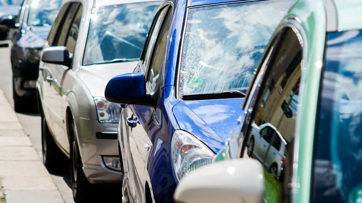 ADAC warnt vor „Blutregen“ und Schäden am Auto