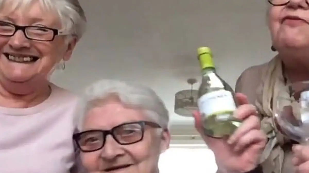 Großbritannien: Drei Omas gründen Rentner-WG, um die Isolation gemeinsam zu überstehen