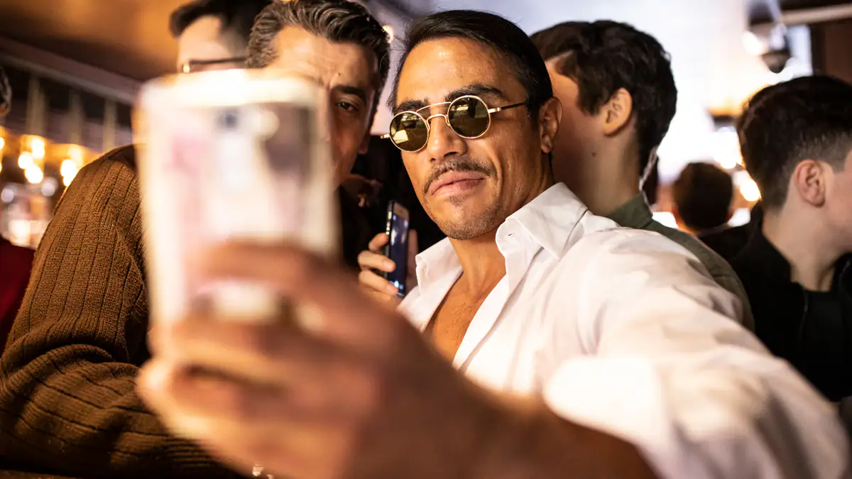 Fans sind verwirrt: Kultfigur „Salt Bae“ spricht zum ersten Mal
