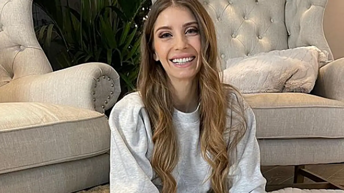 „Du bist heiß“: Cathy Hummels wagt sich ohne BH auf Instagram