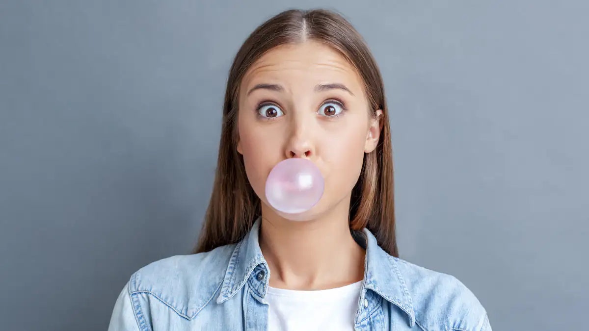 Studie: Spezielles Kaugummi schützt vor Corona