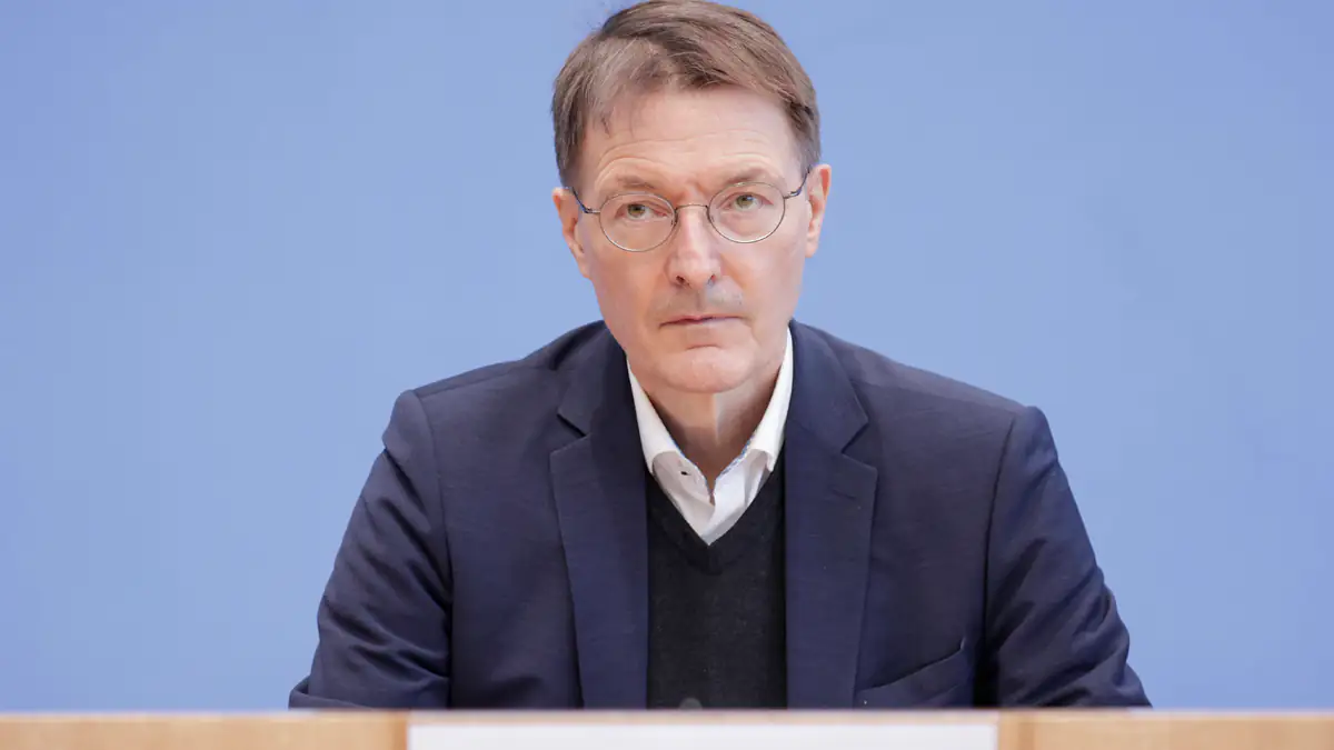 Corona: Karl Lauterbach warnt vor „Sommerwelle“