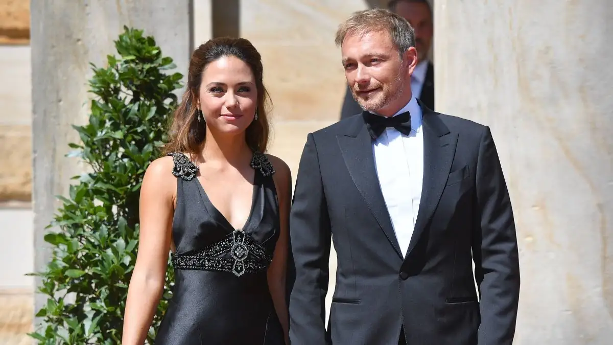 Hochzeit verlegt: Christian Lindner wird verspottet