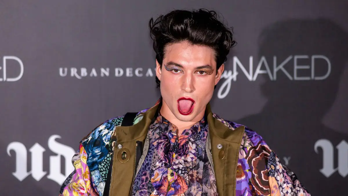 „Fantastische Tierwesen“-Star Ezra Miller beschimpft Tochter von Holocaust-Überlebenden als „Nazi“