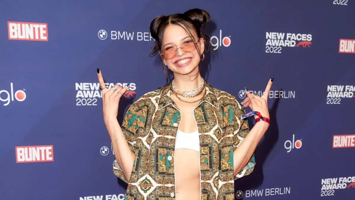 "Wildberry Lillet": Neuer Song von Newcomerin Nina Chuba sprengt TikTok