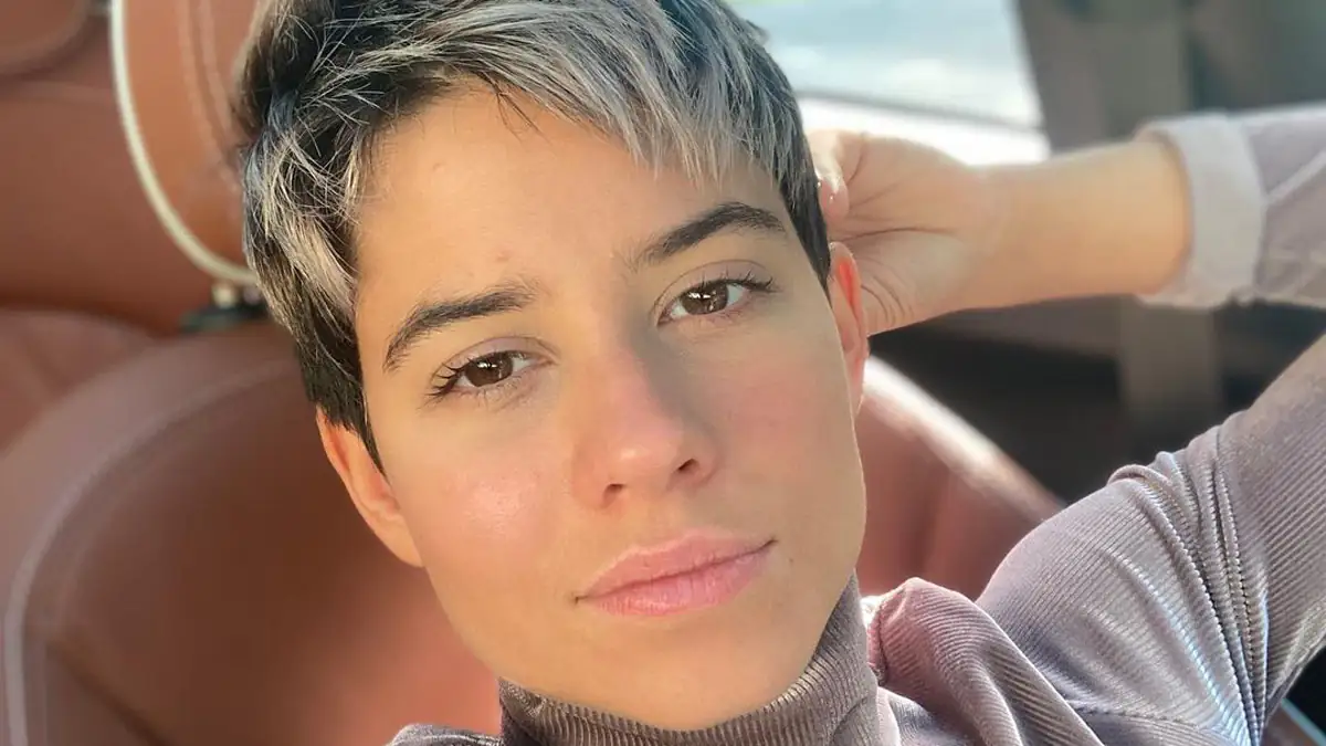 Playboy überrascht erstmals mit lesbischem Covergirl