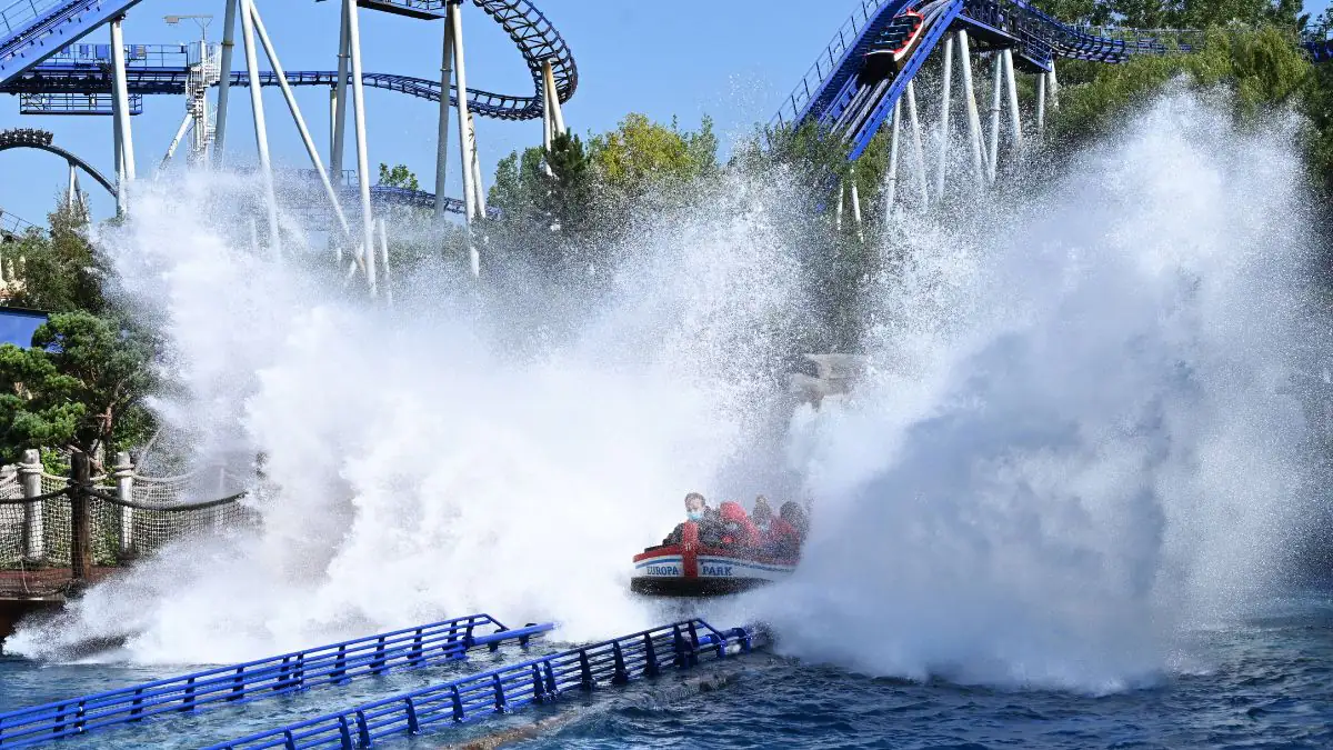 Europapark: Menschen sitzen fest und müssen Achterbahn verlassen