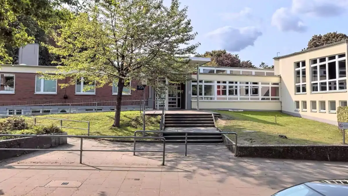 Abgetrennter Hundekopf auf Schulhof gefunden