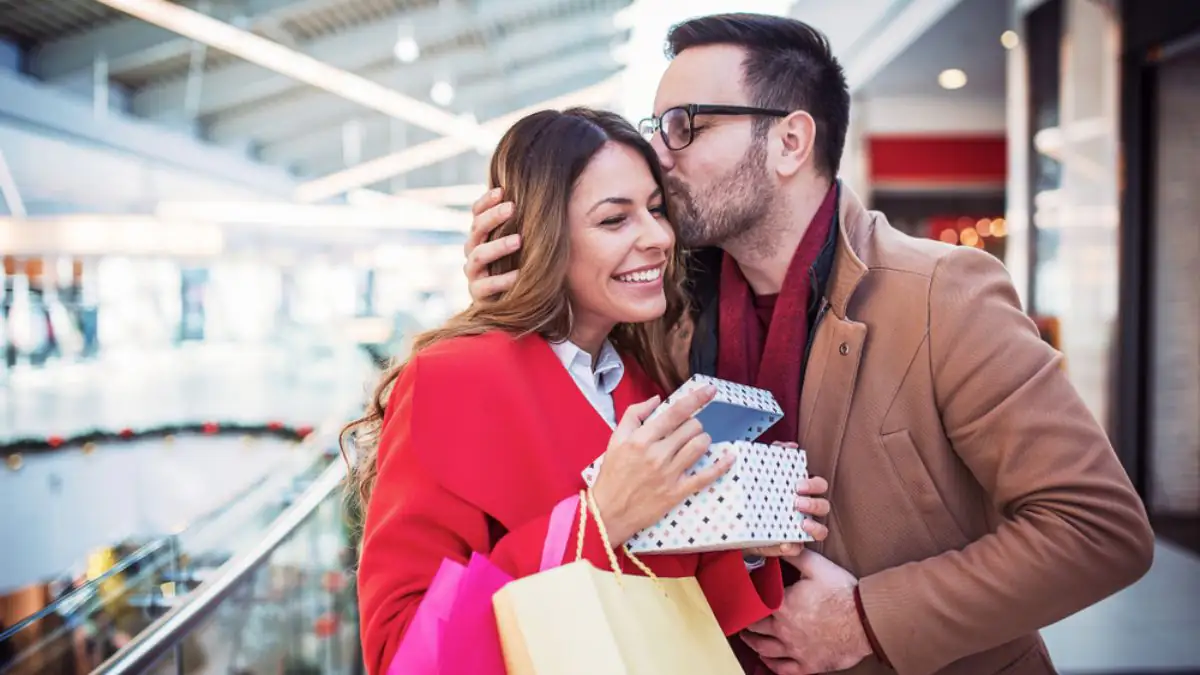 Studie verrät: So wichtig ist Geld beim Dating