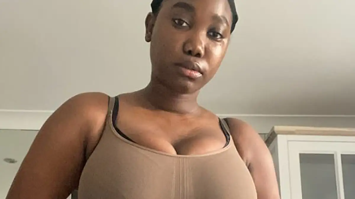 Körbchengröße 34KK: Britin lässt sich Brüste verkleinern