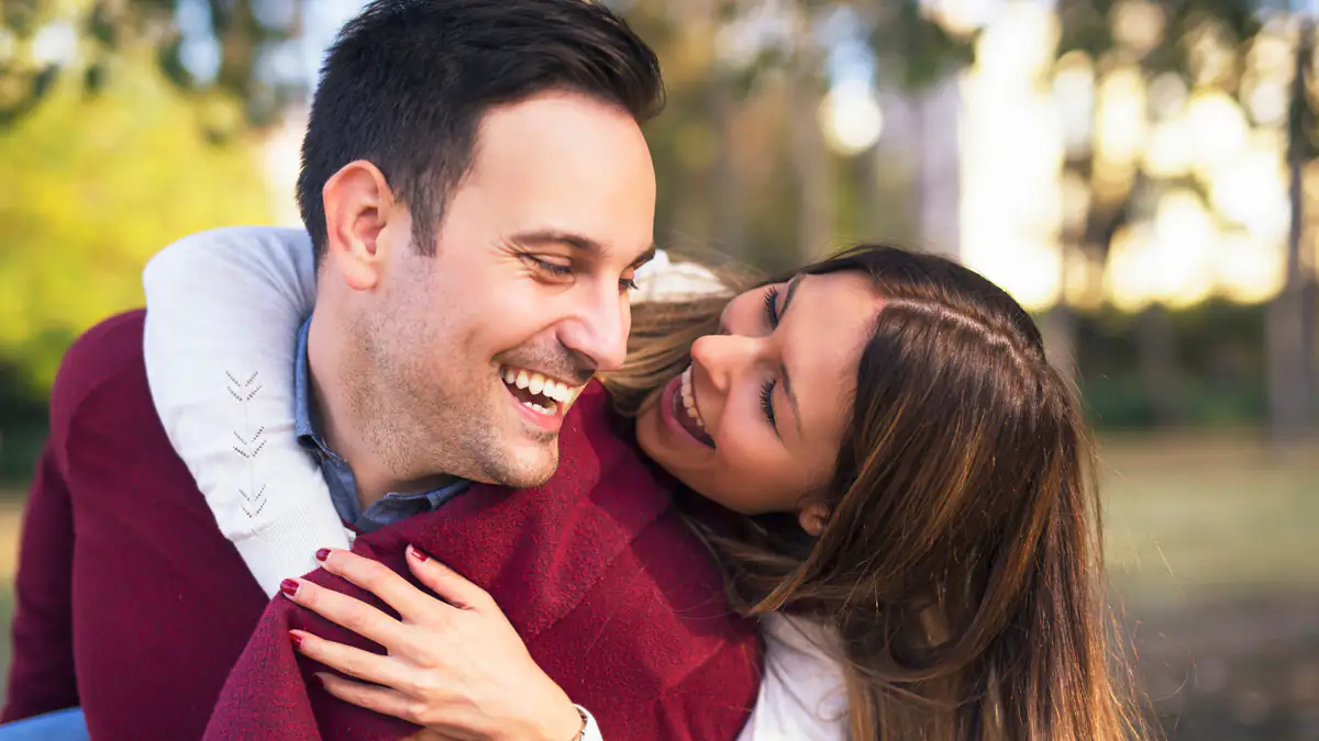 „Fizzling“: Das steckt hinter dem neuen Datingtrend