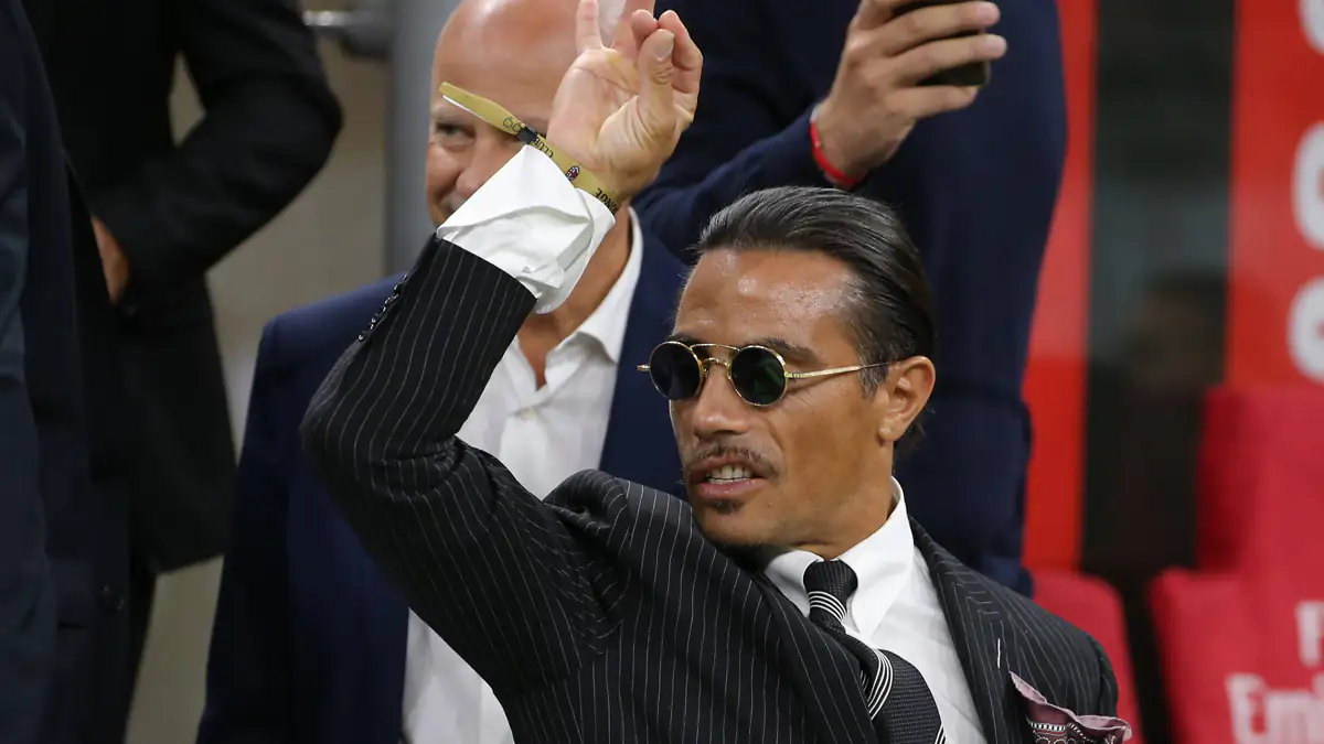 Internet-Star Salt Bae muss New Yorker Kult-Restaurant schließen