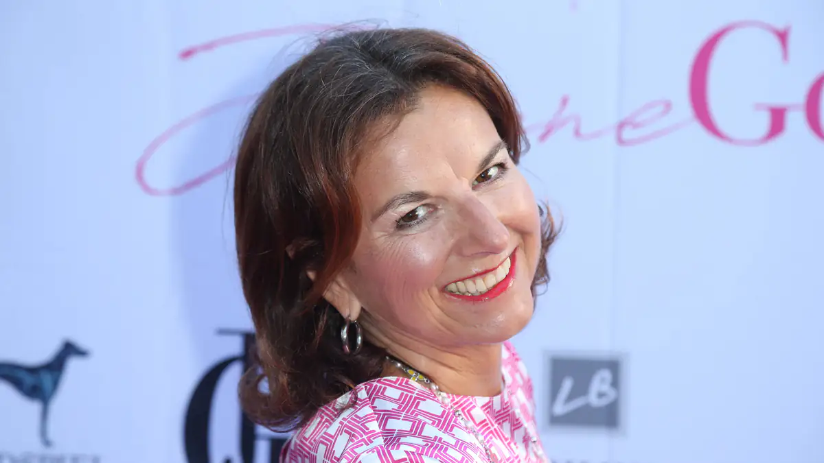 Mitten in Live-Show: Stripper versohlt Claudia Obert den Hintern