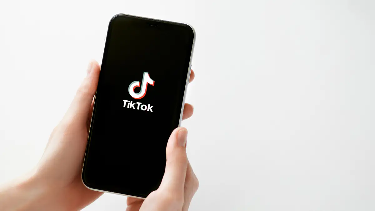 Gefährlicher TikTok-Trend: 17-Jährige stirbt bei „Deo-Challenge“