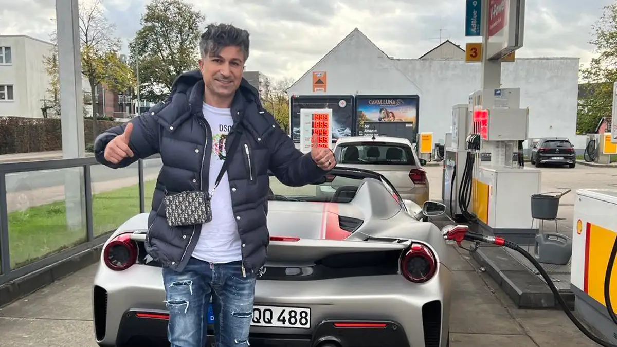 „Ziehst unseren Glauben in den Müll“ – Millionär Chico entfacht Diskussion mit neuem Tattoo