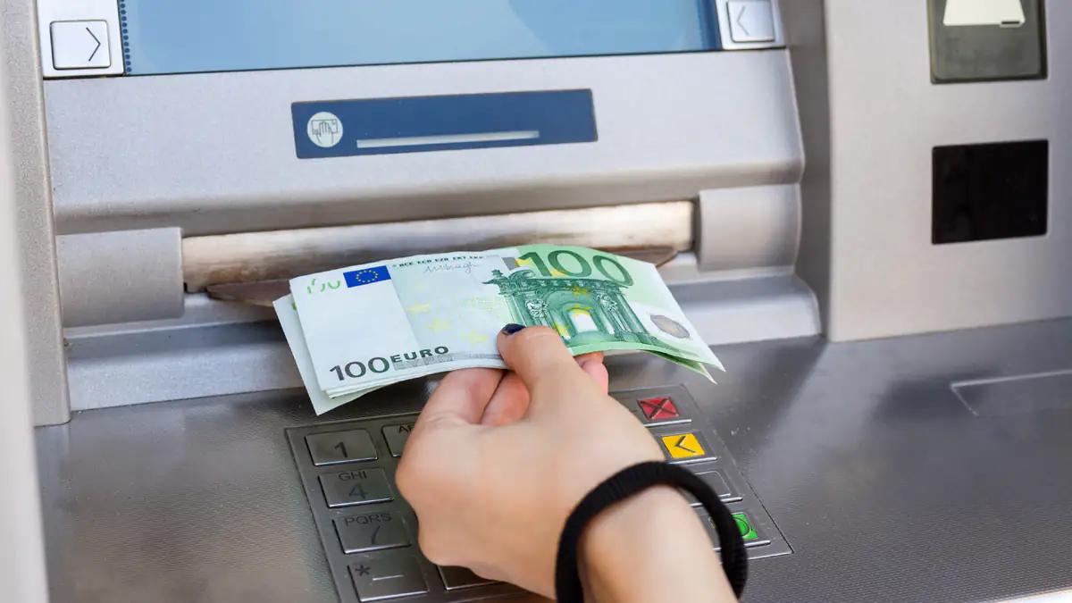 Netto-Gehalt ändert sich 2024: Millionen Bürger bekommen ab Januar weniger Geld